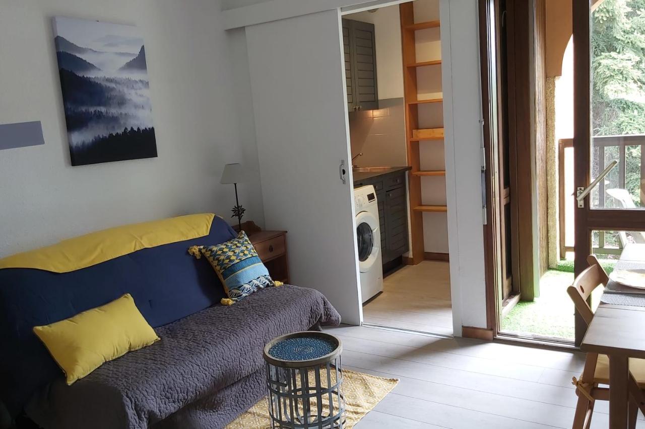 Beautiful Studio With Balcony In Briancon Exterior photo